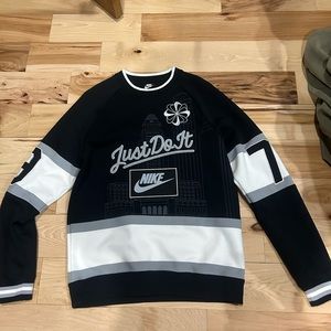 Men’s Nike crew neck rare